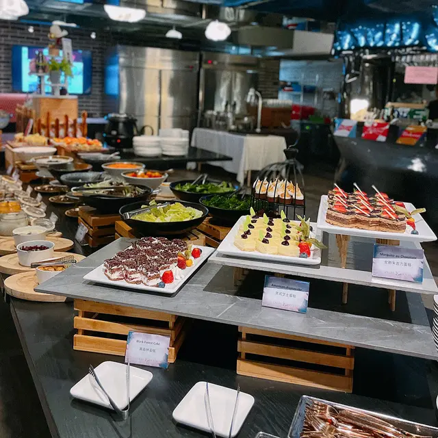 雖然係半自助，但係佢自助吧嘅種類都幾多！