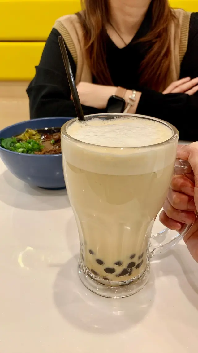 烏龍茶底夠香濃,鮮奶唔會蓋過茶香👍🏻,味道清香,不過珍珠有啲腍。