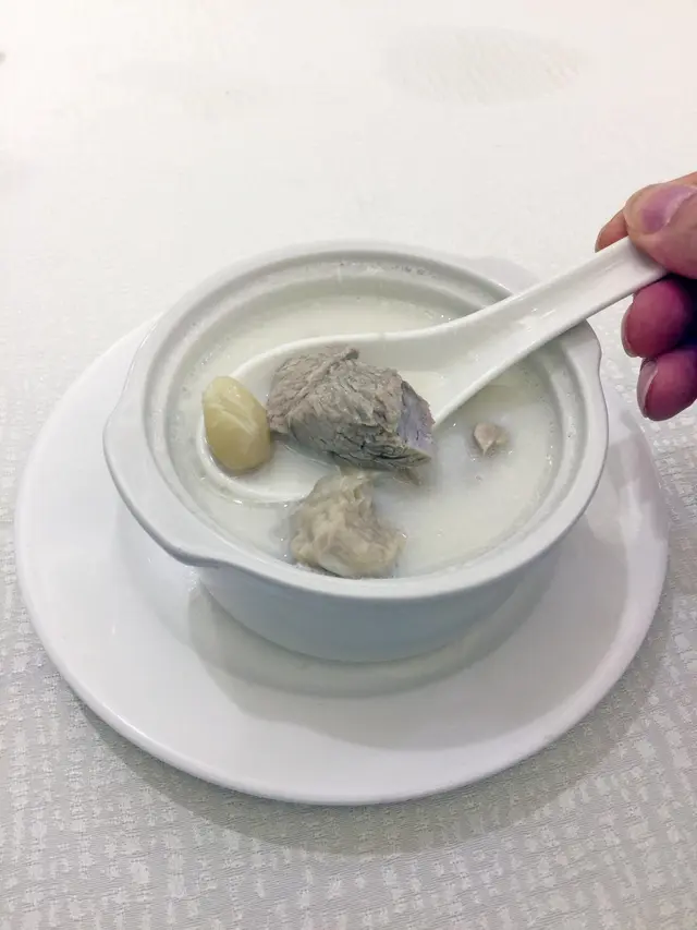 招牌杏汁燉白肺湯