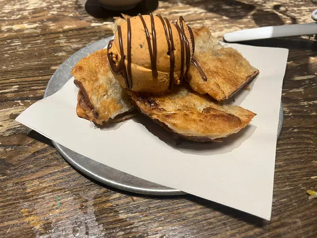 鮮製泰式煎餅配朱古力醬