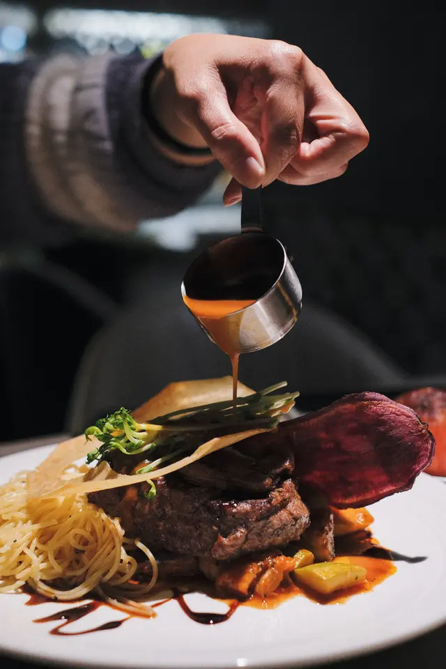 香煎鵝肝配牛柳