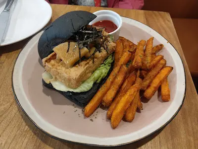 日式燒汁豆腐竹炭漢堡包