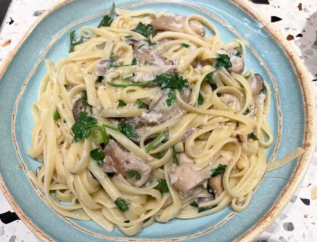 忌廉野菌皇烤雞扁意粉