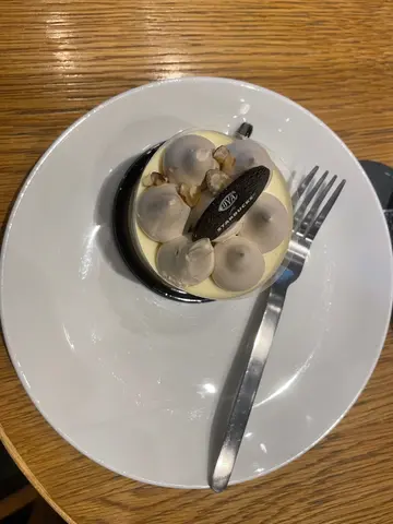 Cova X Starbucks 白朱古力拖肥蛋糕