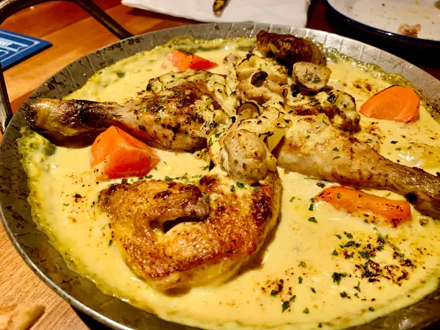 法芥醬忌廉燴黃油春雞配烤中東烤餅