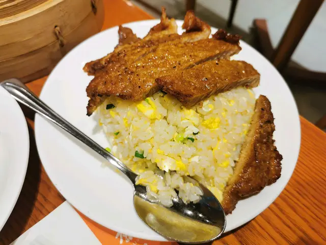 排骨蛋炒饭