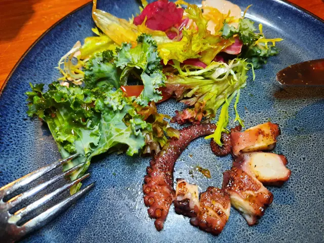 慢煮八爪魚腳沙律