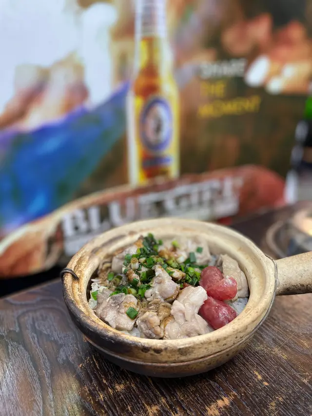 臘腸滑雞煲仔飯