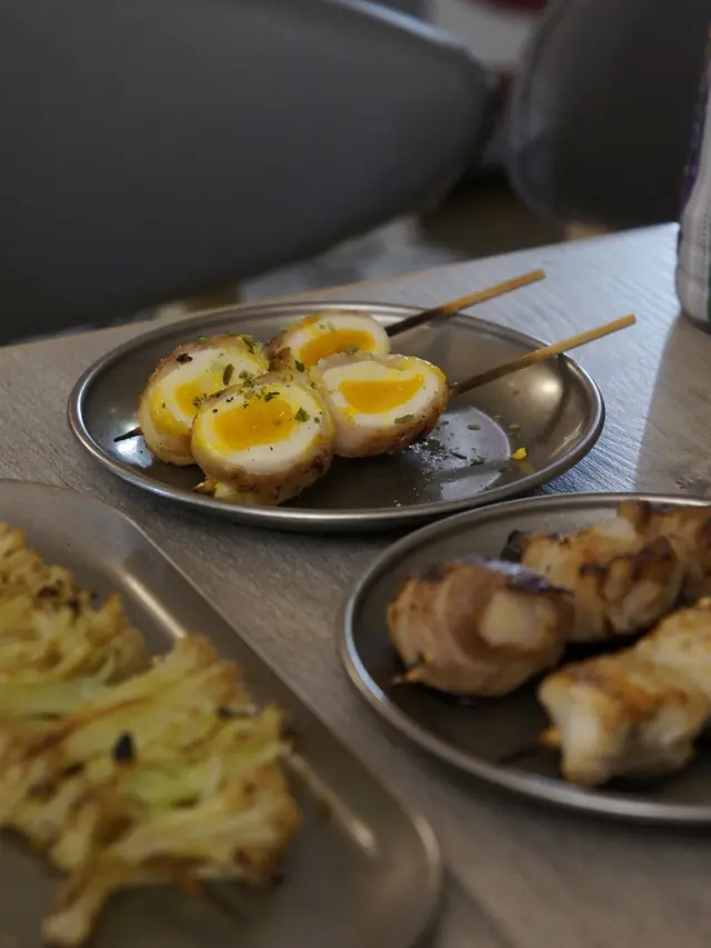 (後) 豚肉雞蛋卷($24),(前) 豬肉荔枝卷 ($26)