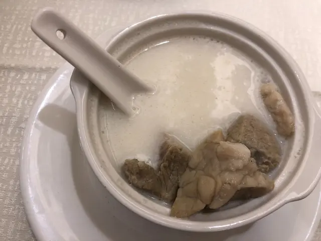 招牌杏汁燉白肺湯