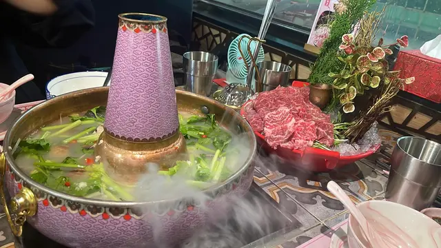 成歺最令人驚喜就係呢個湯底