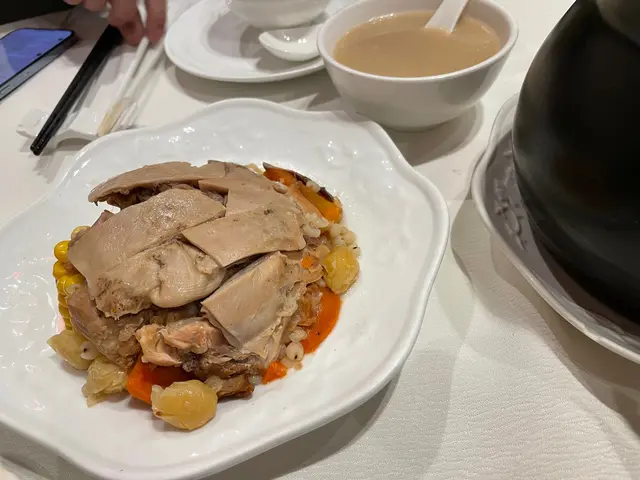 腐竹白果生熟薏米豬肚湯