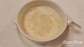 雪膠薑汁燉奶 - 中環的唐人館