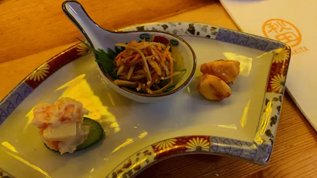 有3款日本🇯🇵開胃小食:
明太子沙律
明太子卜卜脆,配上玉子一齊食,有豐富嘅口感。
蒜頭漬食落唔辣,鹹香惹味。
牛蒡絲健康又有咬口!