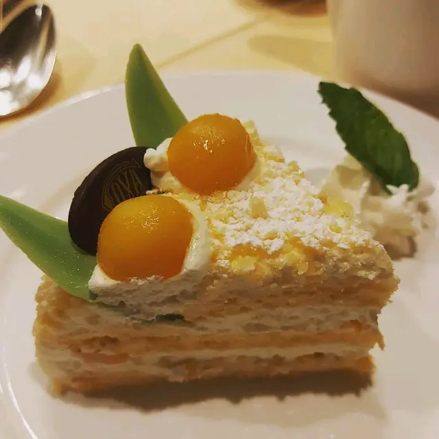 Mango Cream Dome