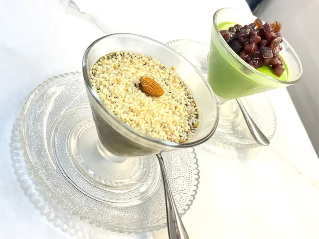 日本小山園焙茶奶凍配原粒杏仁榛子粒粒