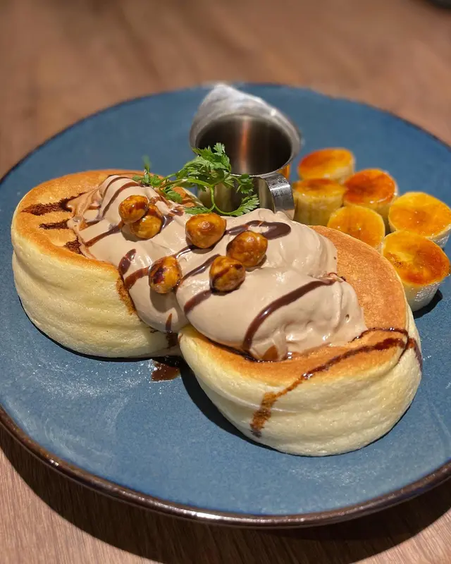 榛子、朱古力、焦糖香蕉疏乎厘班戟