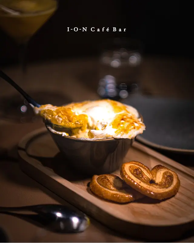 分子芒果雪糕西米露配蝴蝶酥