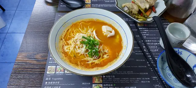 海龍皇湯配陽春麵~湯味濃😍