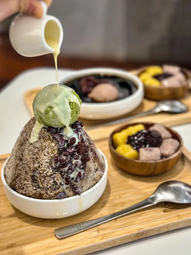 抹茶嫩仙草雪花盛盤