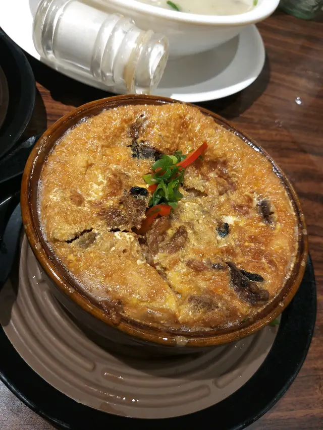 缽仔雞蛋焗魚腸