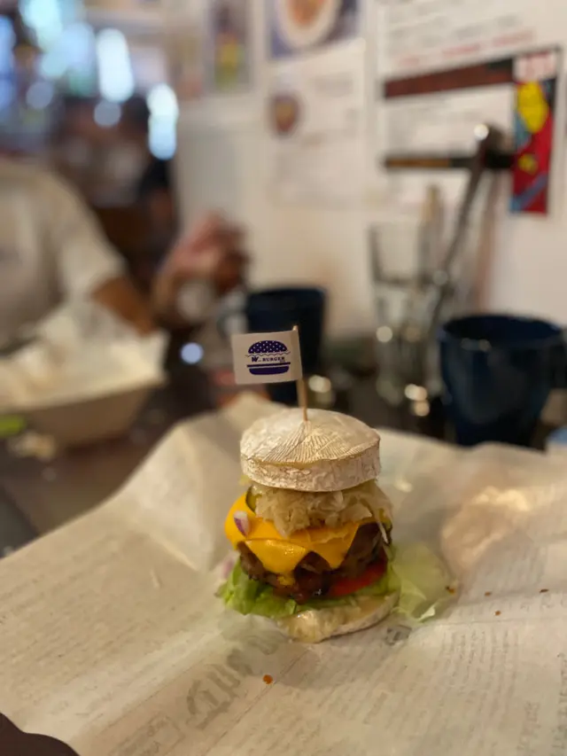 金文拔芝士牛肉漢堡