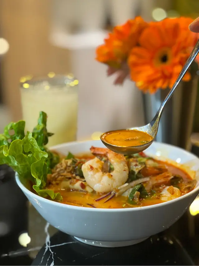 冬陰功蝦湯金邊粉