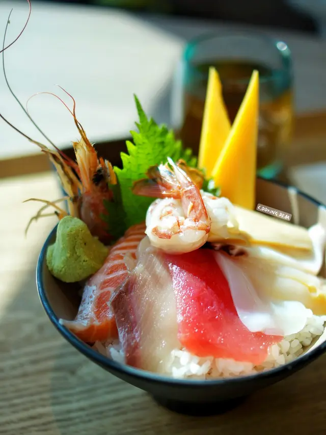海鮮刺身丼