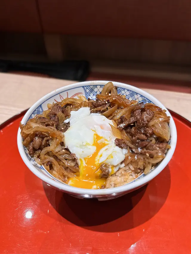 蒜味洋蔥宮崎和牛丼(配溫泉蛋)