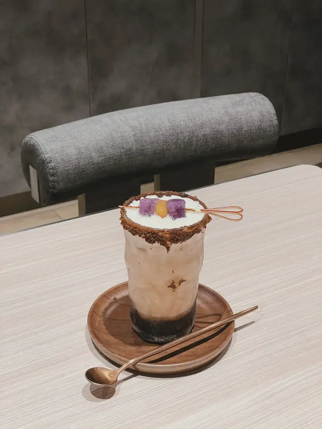 脆脆黑糖奶茶配紅豆