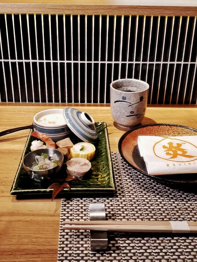 芥末八爪魚、左口魚蛋卷、左口魚漬、拖羅漬、日本虎蝦、蝦煮濃湯