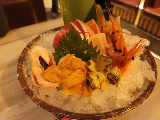 挪威三文魚刺身、日本油甘魚刺身、 吞拿魚刺身、劍魚腩刺身