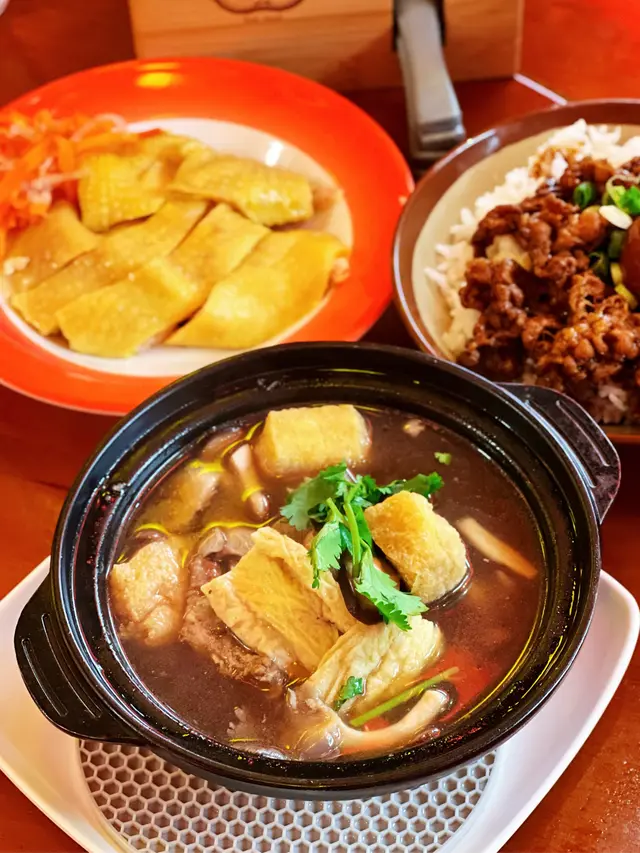 砂煲藥膳牛肋肉 