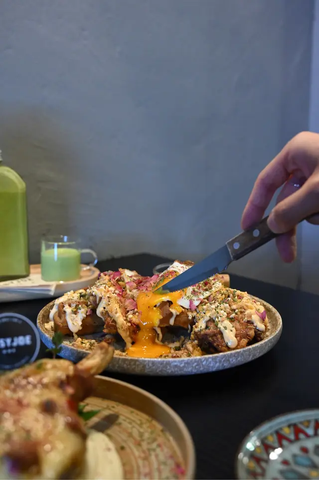 自家製芥末洋蔥醬炸雞窩夫