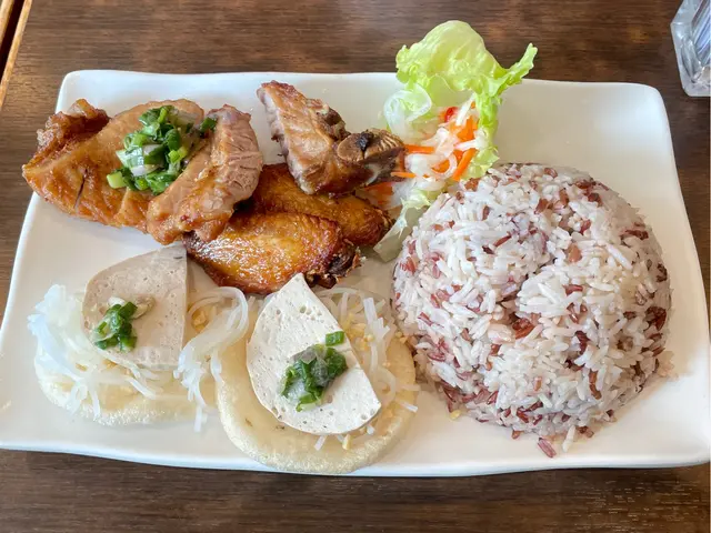 健康三色紅米飯