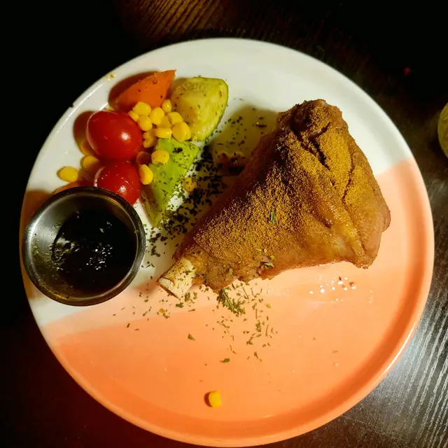 紅酒香草燴羊膝