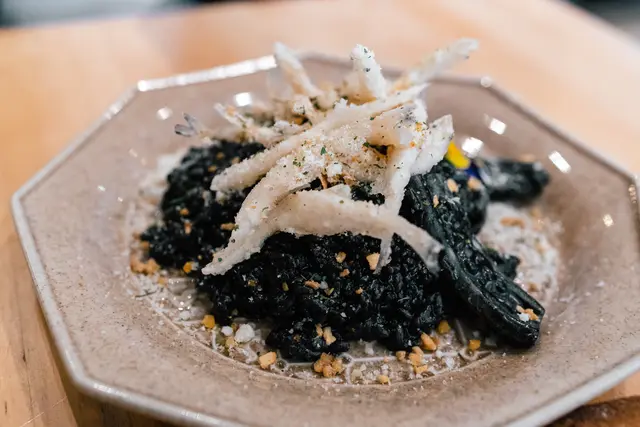 黑到爆炸白飯魚魷魚墨魚滑墨汁飯急口令咩