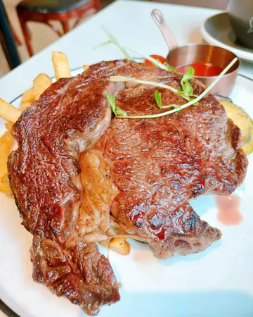 炭烧美国安格斯肉眼牛扒