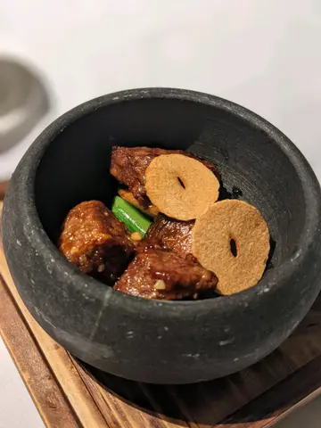 石窝和牛