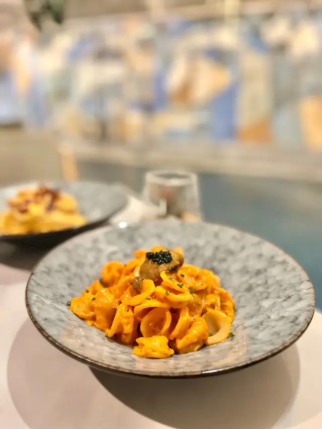 海膽黑魚子醬蟹肉貓耳朵粉