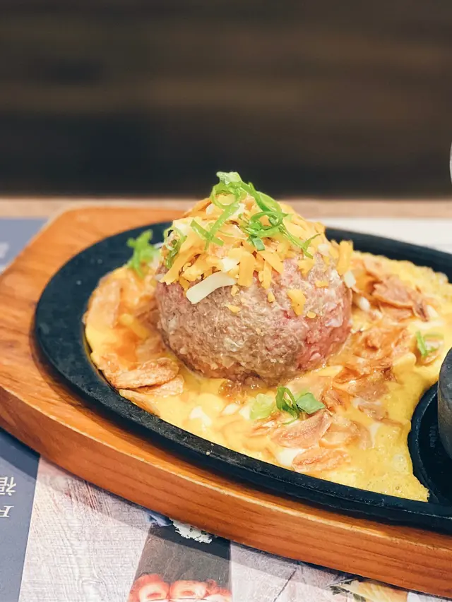 芝士蛋蒜和牛漢堡扒