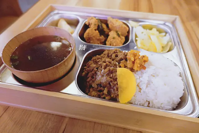 鹽酥雞鐵路便當