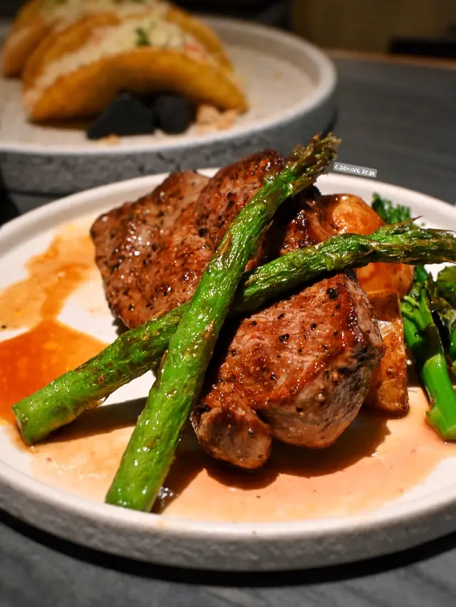 烤10安士澳洲M4安格斯西冷配燒新薯及炸美國露荀