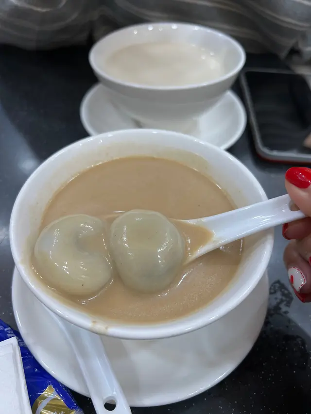 合桃糊芝麻湯圓