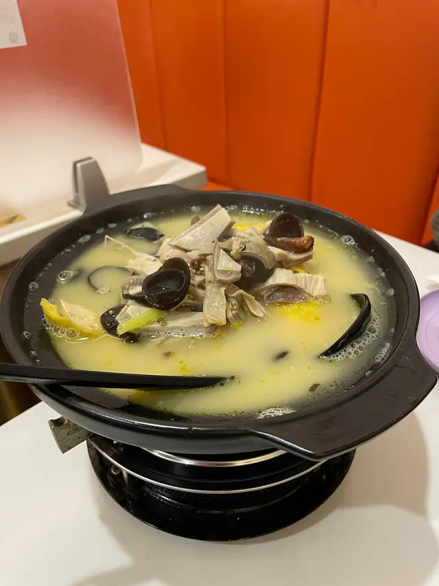 胡椒豬肚雞煲