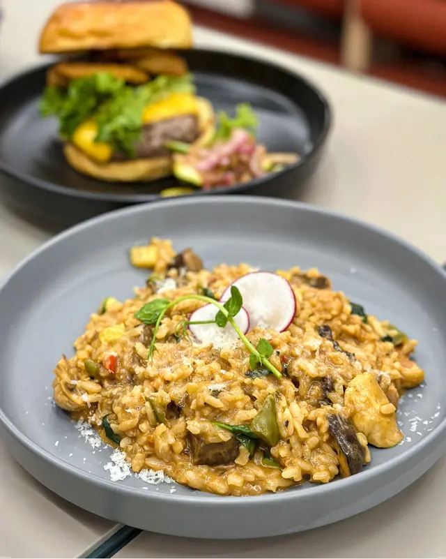 慢煮澳洲牛面頰菠菜意大利飯