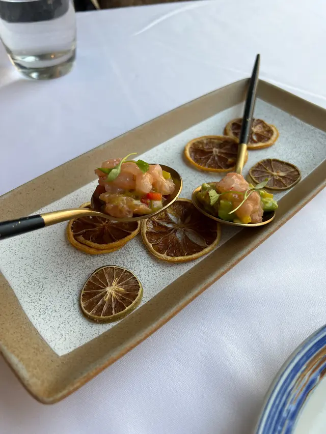 紅蝦他他牛油果