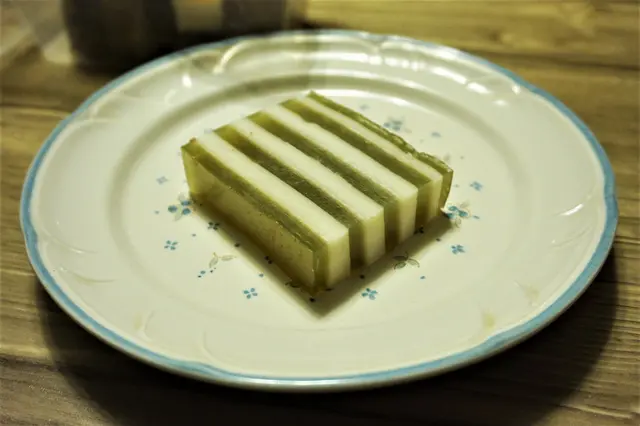 椰汁斑蘭千層糕