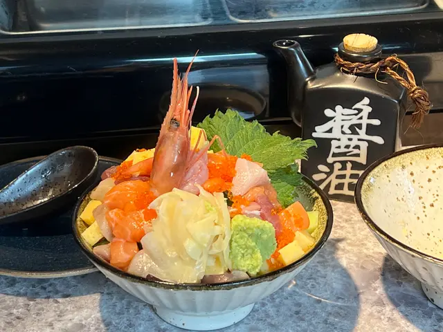 甜蝦角切魚生丼