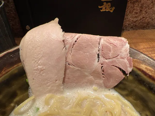 雞白湯拉麵(雞肉、豚肉)